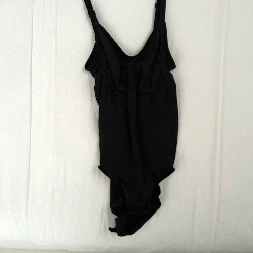 SKIMS SEAMLESS SCULPT BODYSUIT